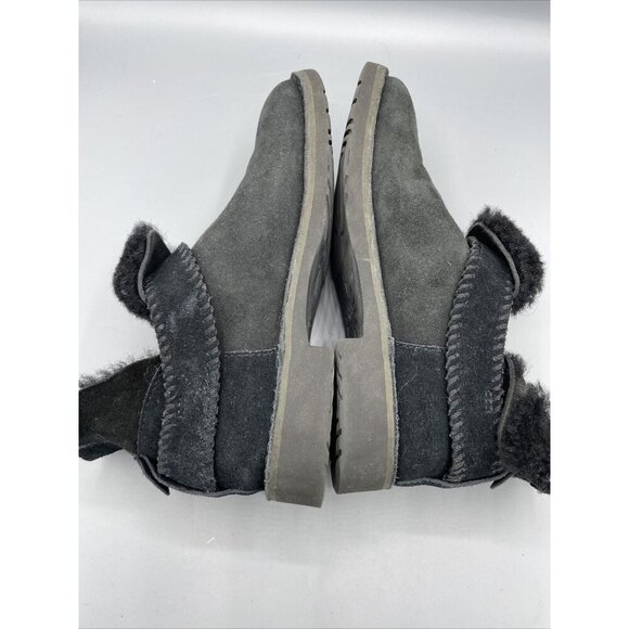 UGG Black Suede Bootie Shearling Women’s 6 Winter‎ Boot - Picture 7 of 9